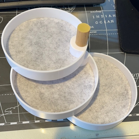 the 2 bandits Other - Jewelry tray with swivel levels